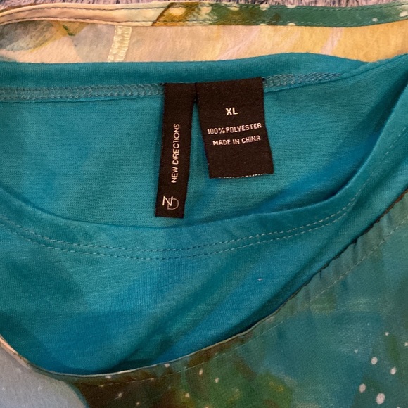 Pretty blouse - Picture 3 of 3